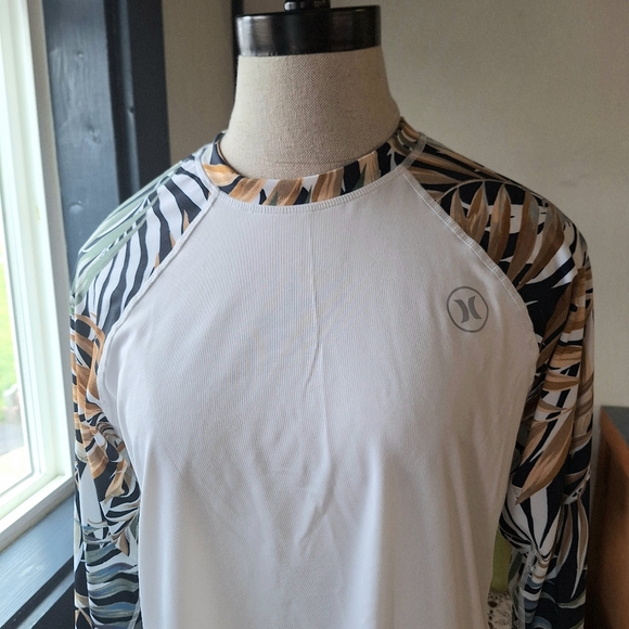 Hurley UPF 50+ "Scattered Palms" Long Sleeved Shirt, Size Large RN#103658 - Picture 7 of 14